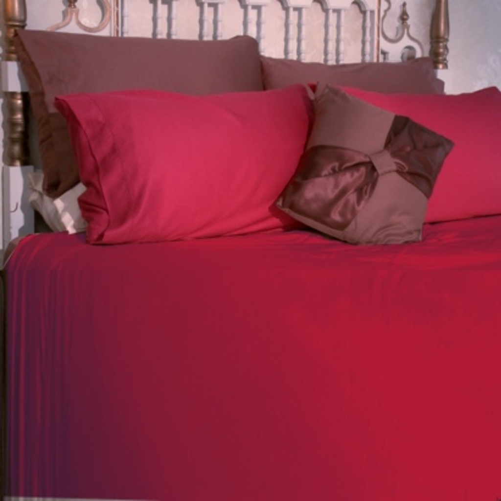 Allergy Friendly Bamboo Bed Linen in Cranberry Red — Allergy Best Buys