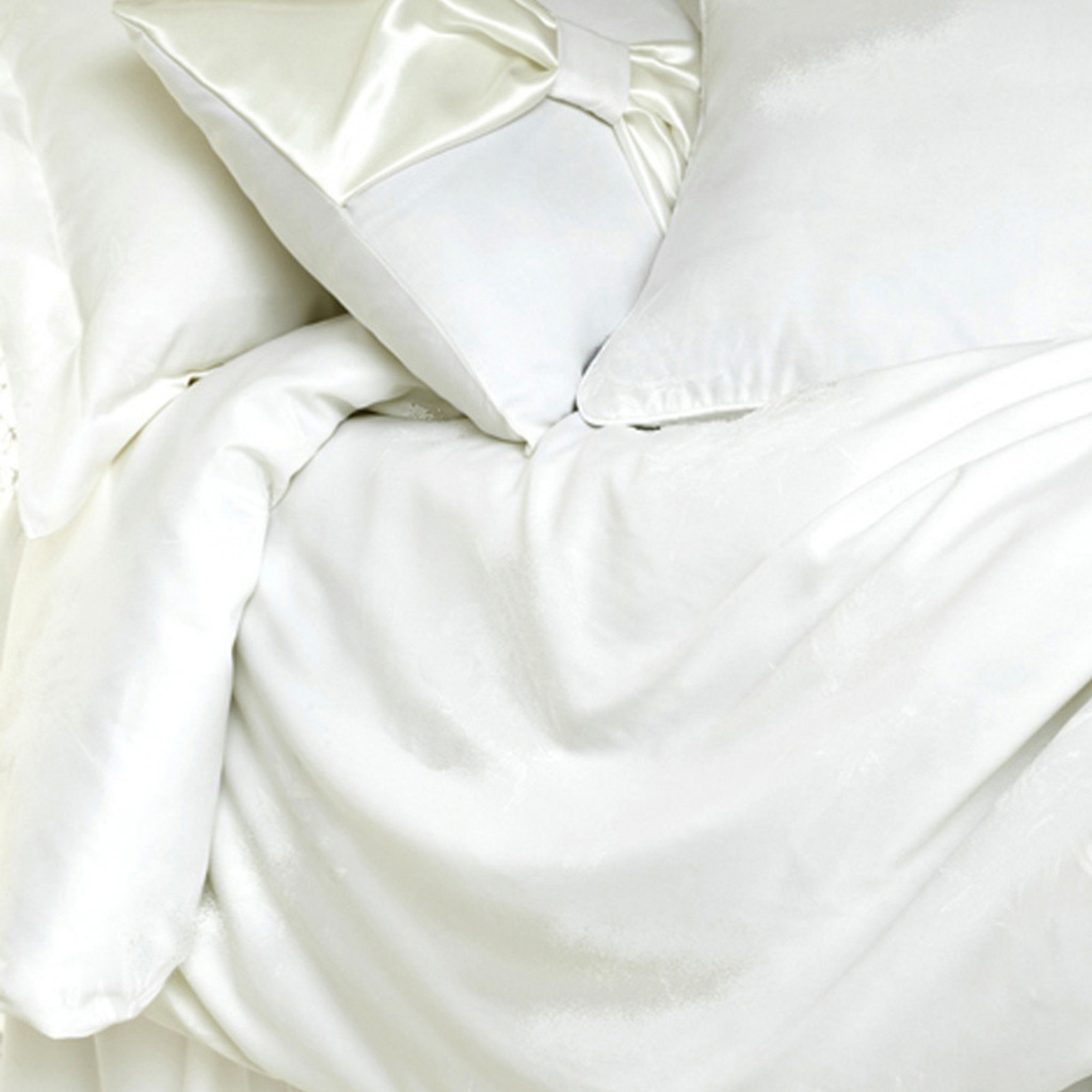 Bamboo Bed Linen in natural white sheets, pillowcases and duvet covers